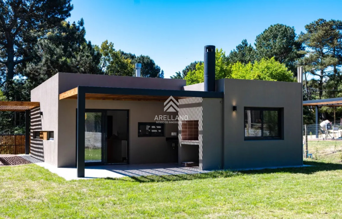 Casa ID.3961 - VENTA DE CASA DE 3 DORMITORIOS EN BURNETT PUNTA DEL ESTE