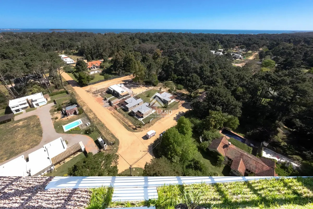 Casa ID.3961 - VENTA DE CASA DE 3 DORMITORIOS EN BURNETT PUNTA DEL ESTE