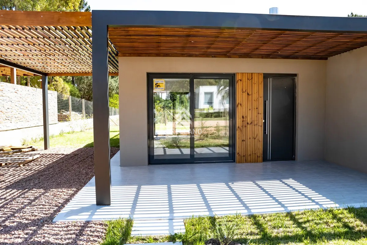 Casa ID.3961 - VENTA DE CASA DE 3 DORMITORIOS EN BURNETT PUNTA DEL ESTE