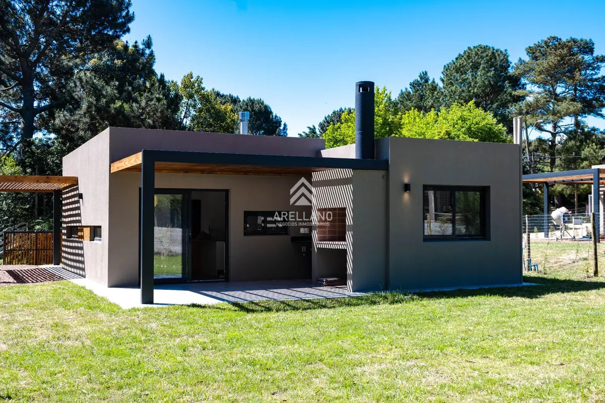 Casa ID.3961 - VENTA DE CASA DE 3 DORMITORIOS EN BURNETT PUNTA DEL ESTE