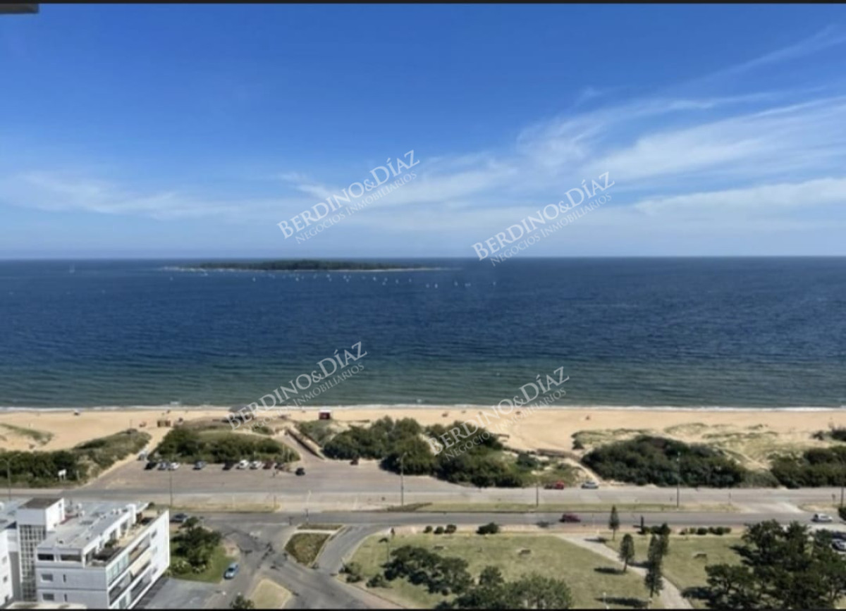 Apartamento ID.2443 - Apartamento en venta primera linea Mansa