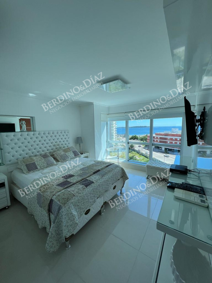 Apartamento ID.2807 - VENTA APARTAMENTO MANSA . DE 3 DORMITORIOS Y DEPENDENCIA