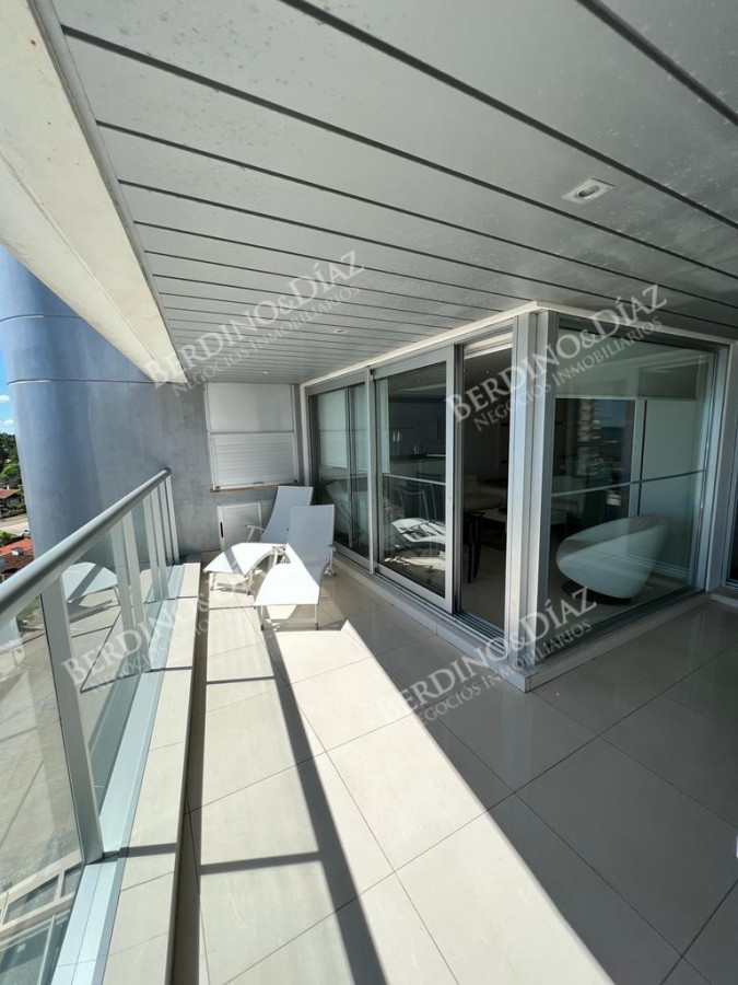 Apartamento ID.2807 - VENTA APARTAMENTO MANSA . DE 3 DORMITORIOS Y DEPENDENCIA