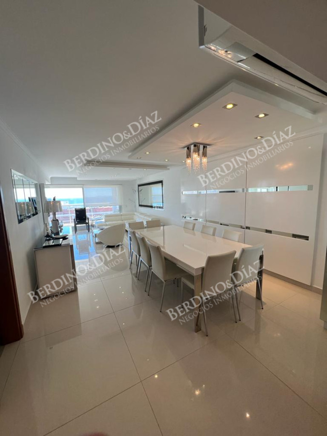 Apartamento ID.2807 - VENTA APARTAMENTO MANSA . DE 3 DORMITORIOS Y DEPENDENCIA
