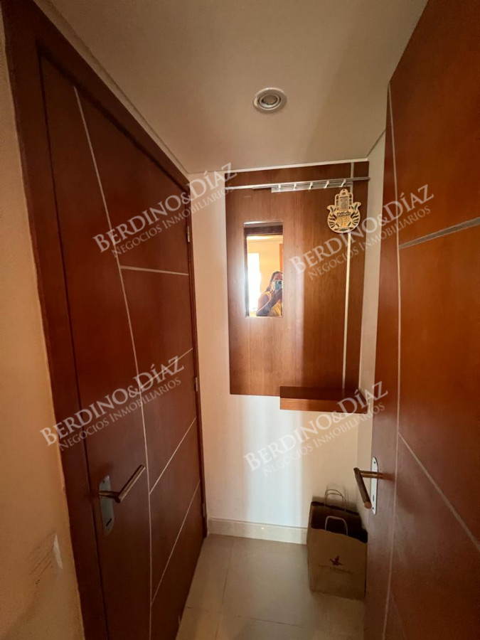 Apartamento ID.2807 - VENTA APARTAMENTO MANSA . DE 3 DORMITORIOS Y DEPENDENCIA