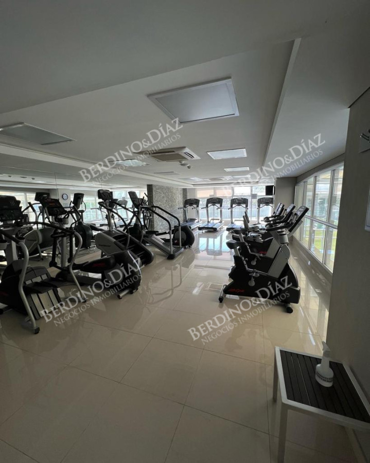 Apartamento ID.2807 - VENTA APARTAMENTO MANSA . DE 3 DORMITORIOS Y DEPENDENCIA