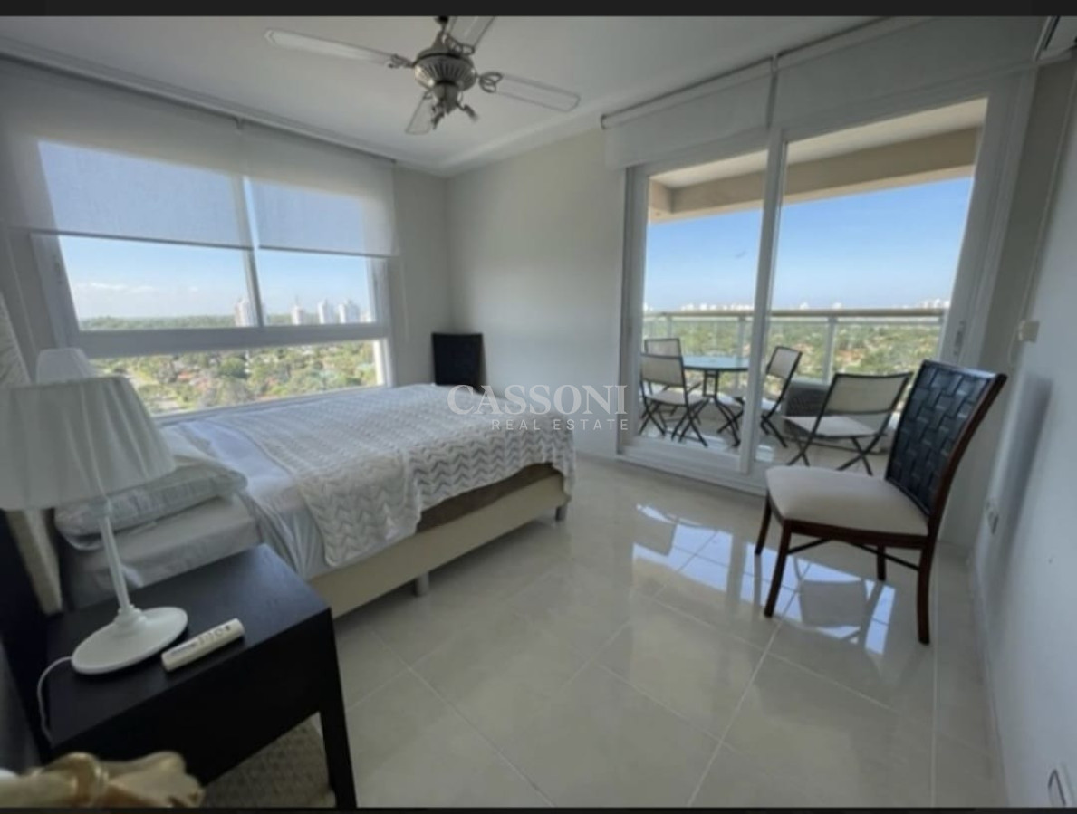 Apartamento ID.1913 - VENTA DE APARTAMENTO DE 3 SUITES Y DEPENDENCIA EN EDIFICIO LE JARDIN EN MANSA PUNTA DEL ESTE 