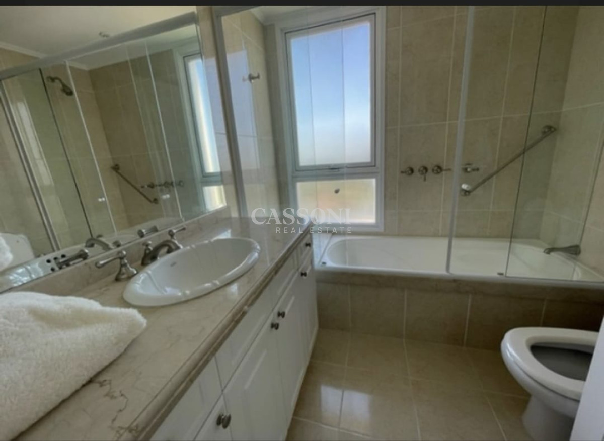 Apartamento ID.1913 - VENTA DE APARTAMENTO DE 3 SUITES Y DEPENDENCIA EN EDIFICIO LE JARDIN EN MANSA PUNTA DEL ESTE 