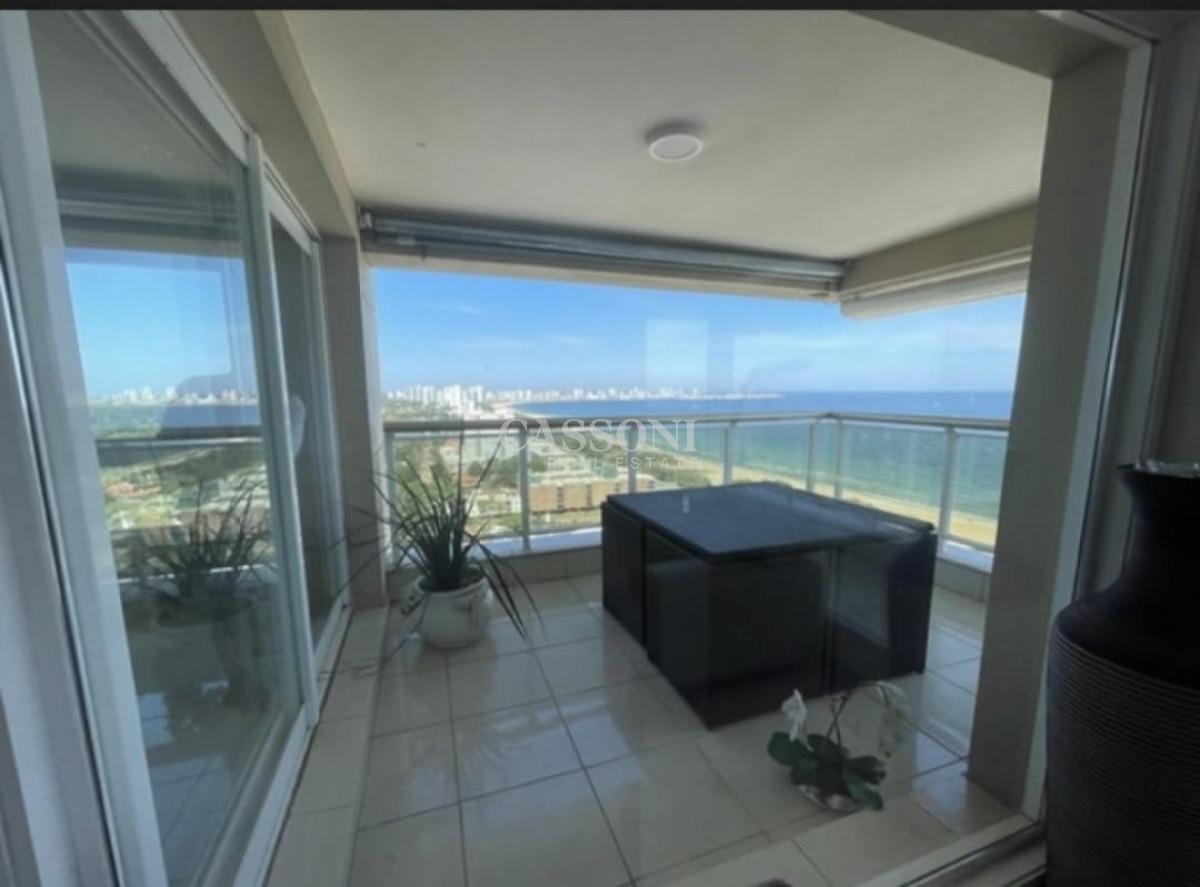 Apartamento ID.1913 - VENTA DE APARTAMENTO DE 3 SUITES Y DEPENDENCIA EN EDIFICIO LE JARDIN EN MANSA PUNTA DEL ESTE 