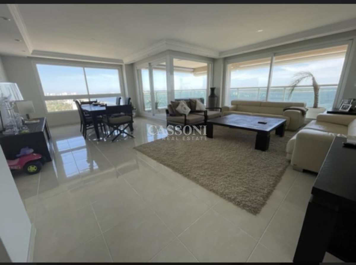 Apartamento ID.1913 - VENTA DE APARTAMENTO DE 3 SUITES Y DEPENDENCIA EN EDIFICIO LE JARDIN EN MANSA PUNTA DEL ESTE 