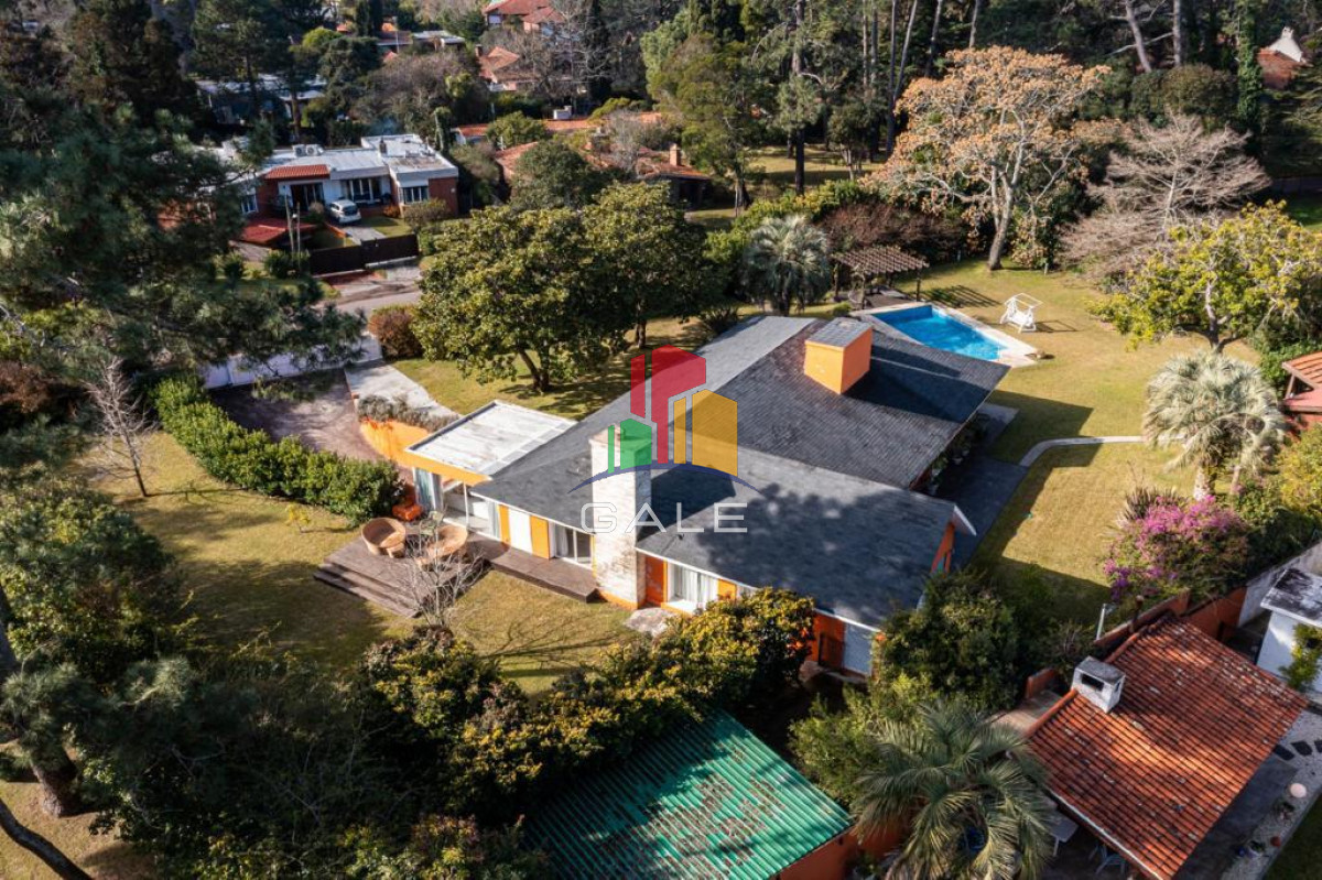 Casa ID.973 - Alquiler casa de 5 dormitorios con piscina Punta del Este 