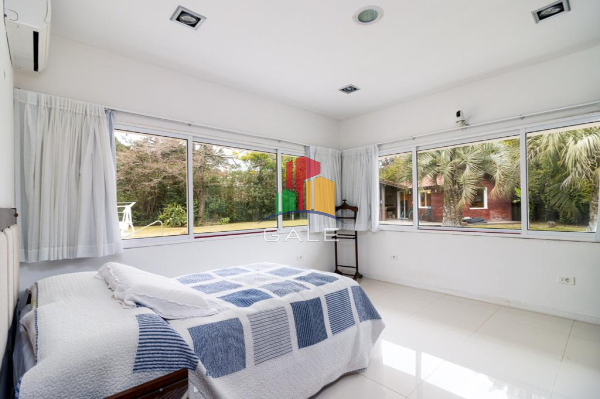 Casa ID.973 - Alquiler casa de 5 dormitorios con piscina Punta del Este 