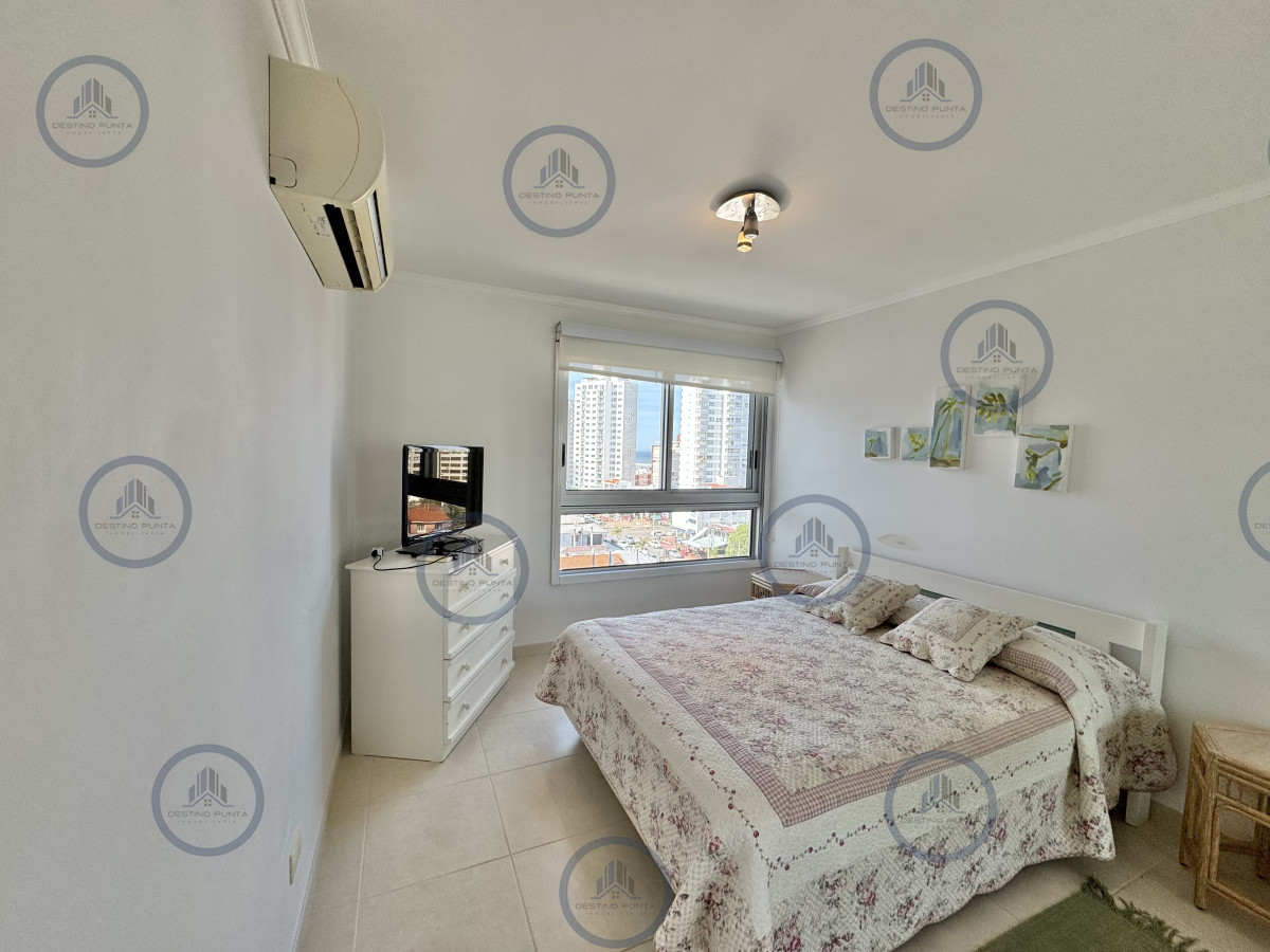 Apartamento ID.3067 - Excelente Apartamento de 3 Dormitorios a metros de Playa Mansa, en Venta