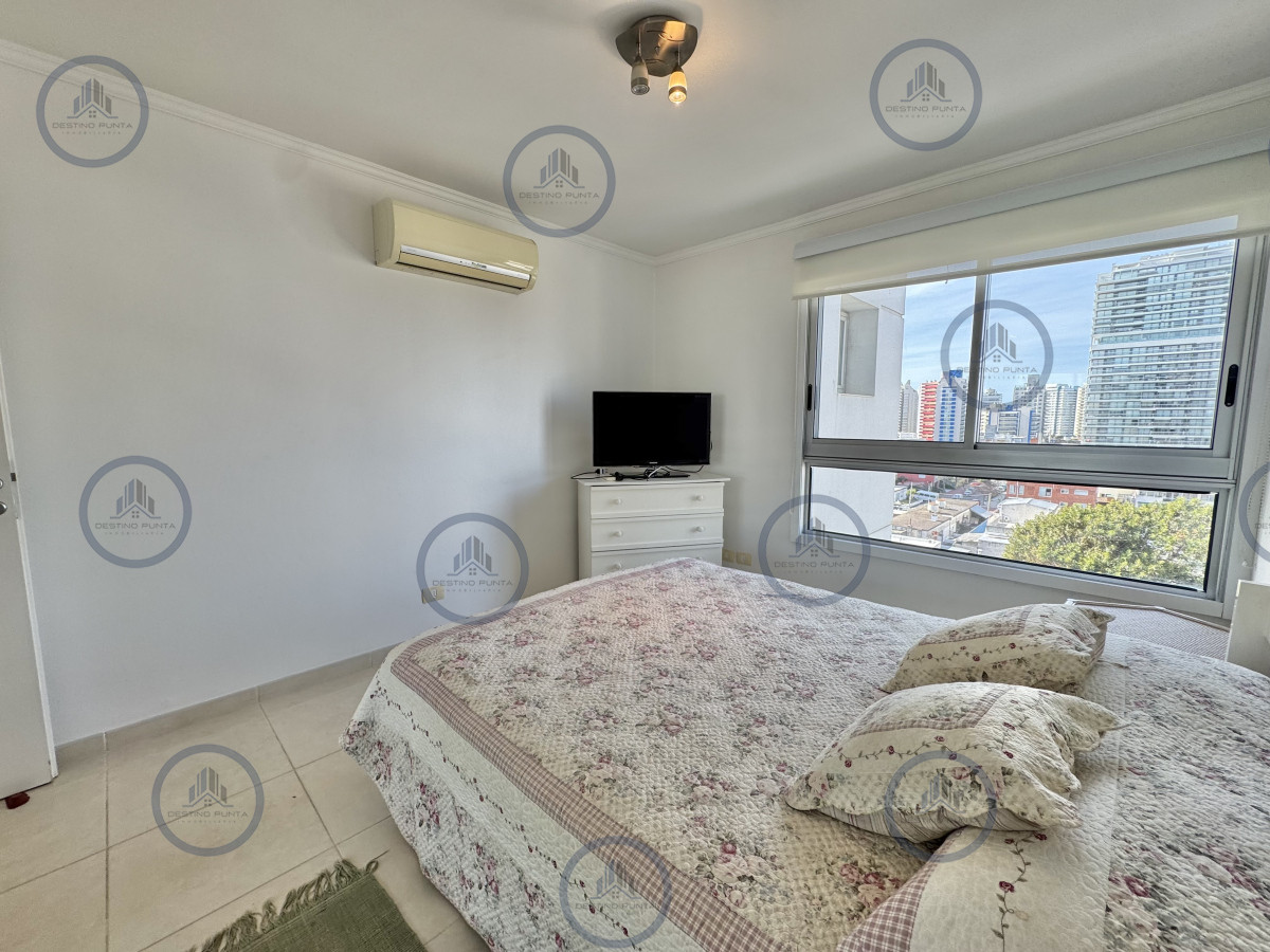 Apartamento ID.3067 - Excelente Apartamento de 3 Dormitorios a metros de Playa Mansa, en Venta