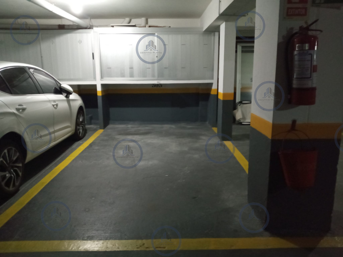 Apartamento ID.3068 - Apartamento de 3 Dormitorios en Playa Mansa, Punta del Este, en Venta