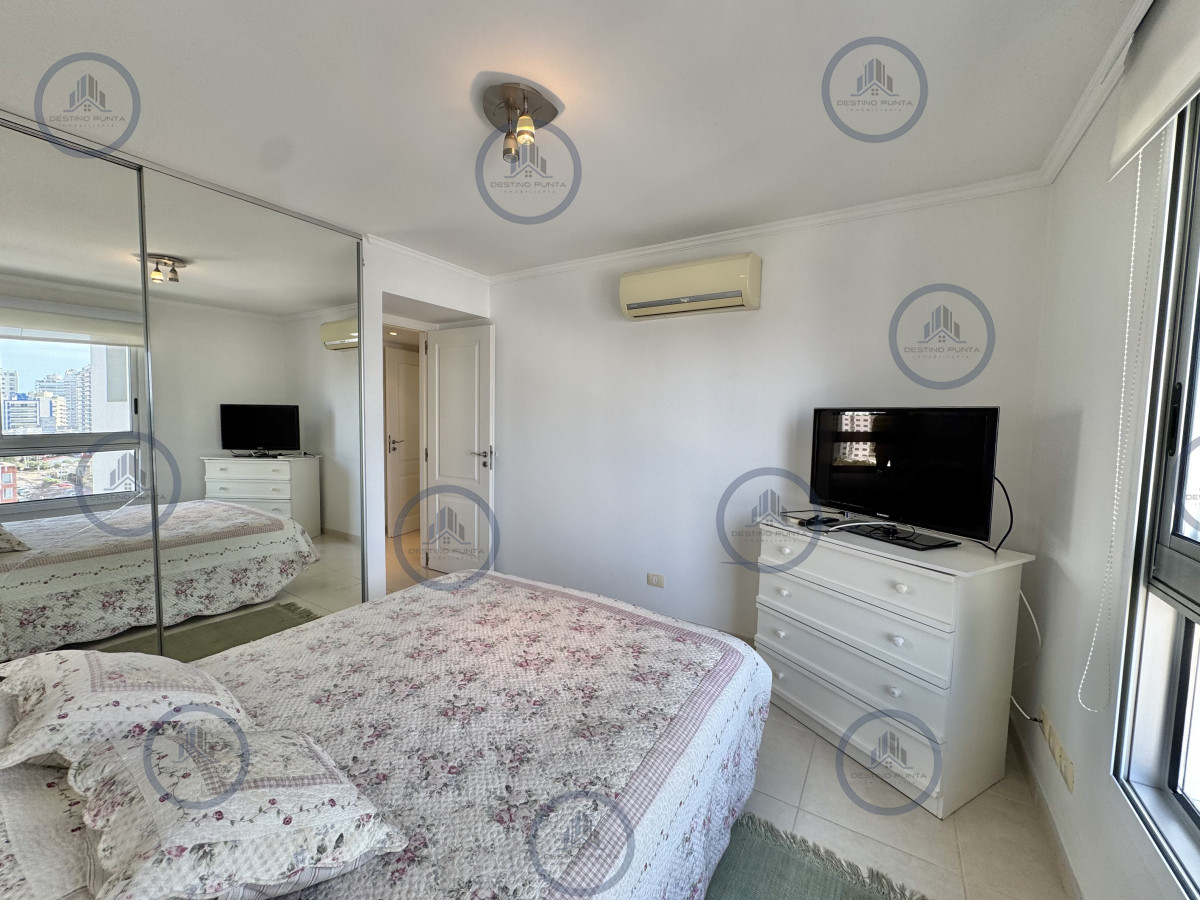 Apartamento ID.3067 - Excelente Apartamento de 3 Dormitorios a metros de Playa Mansa, en Venta