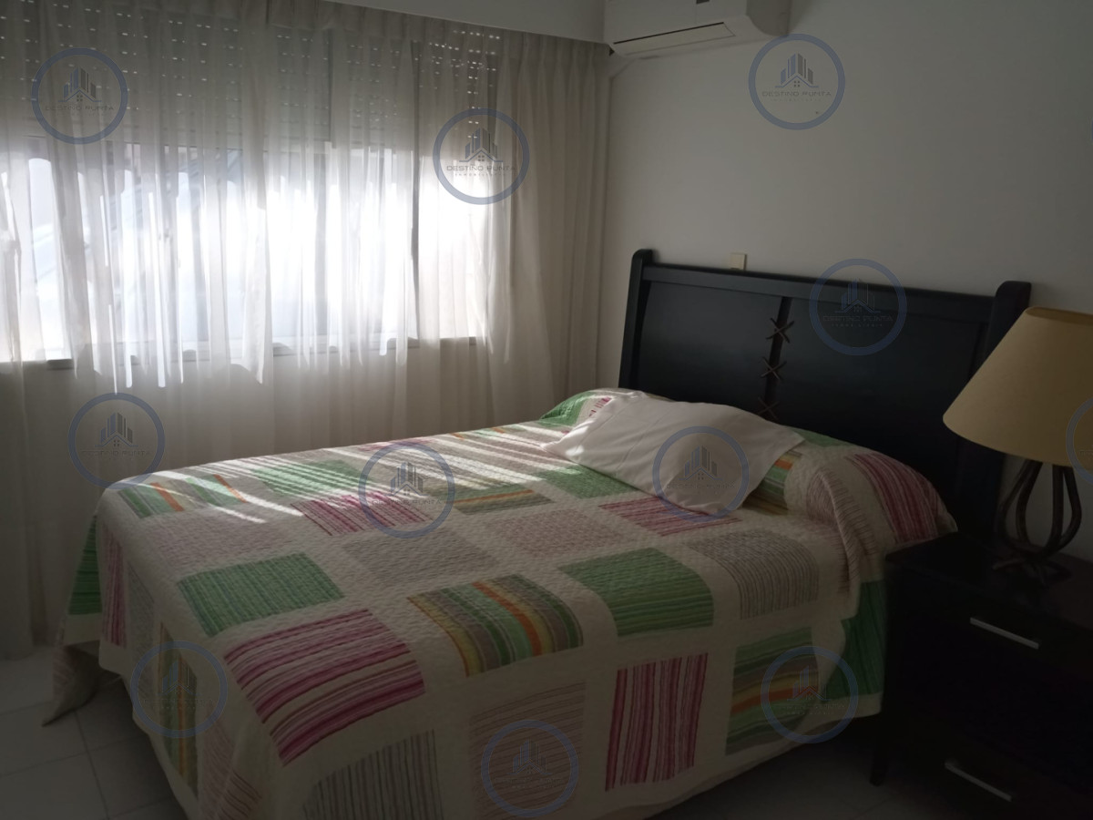 Apartamento ID.3068 - Apartamento de 3 Dormitorios en Playa Mansa, Punta del Este, en Venta