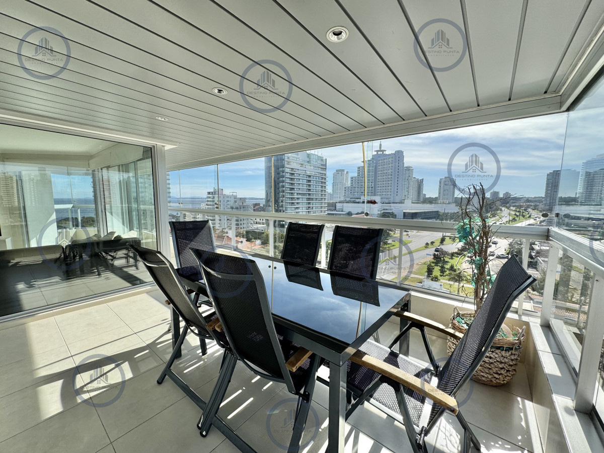 Apartamento ID.3067 - Excelente Apartamento de 3 Dormitorios a metros de Playa Mansa, en Venta