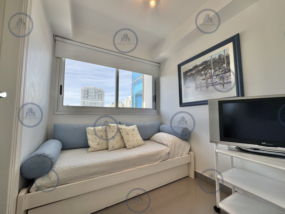 Apartamento ID.3067 - Excelente Apartamento de 3 Dormitorios a metros de Playa Mansa, en Venta