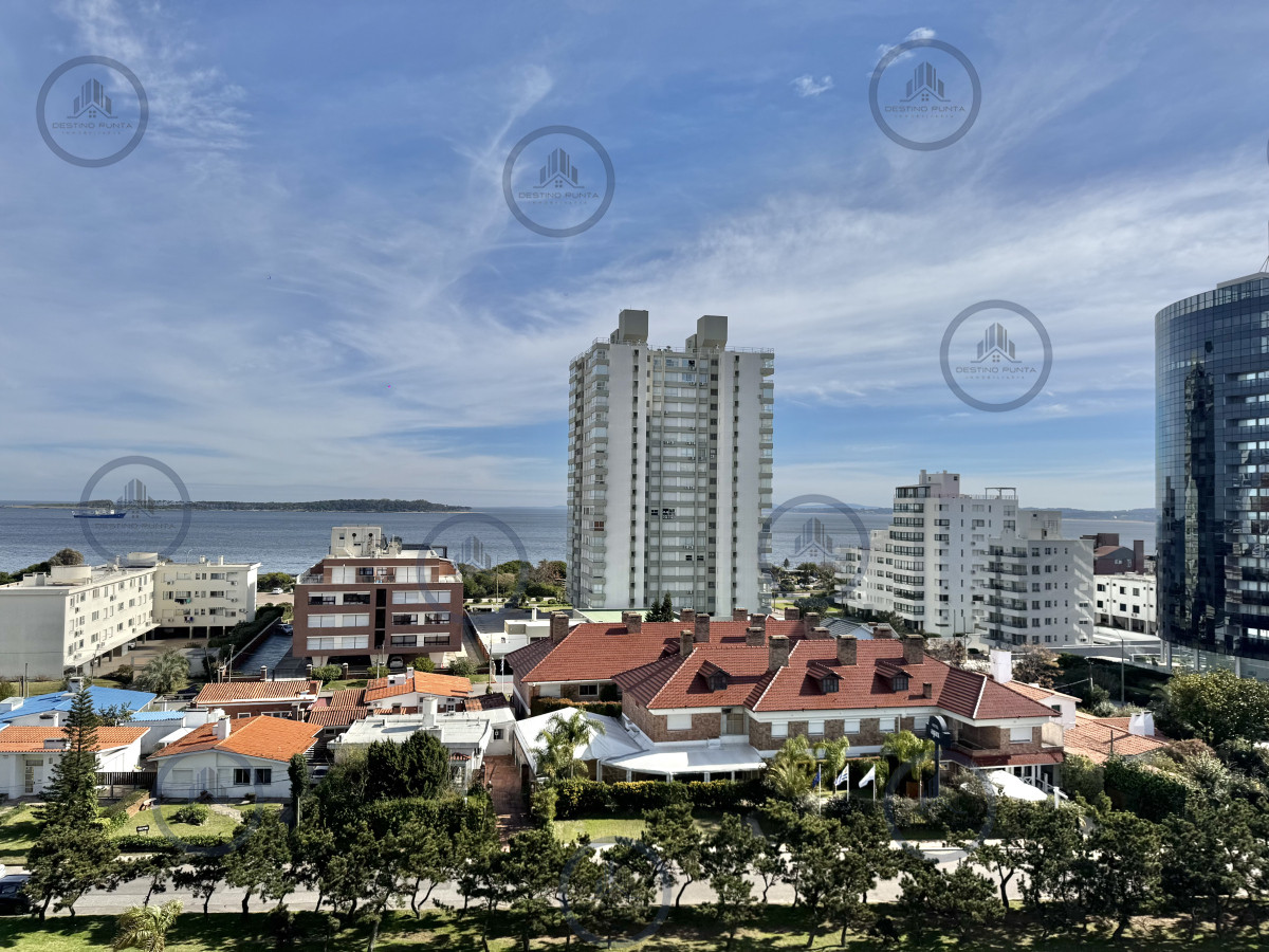 Apartamento ID.3067 - Excelente Apartamento de 3 Dormitorios a metros de Playa Mansa, en Venta