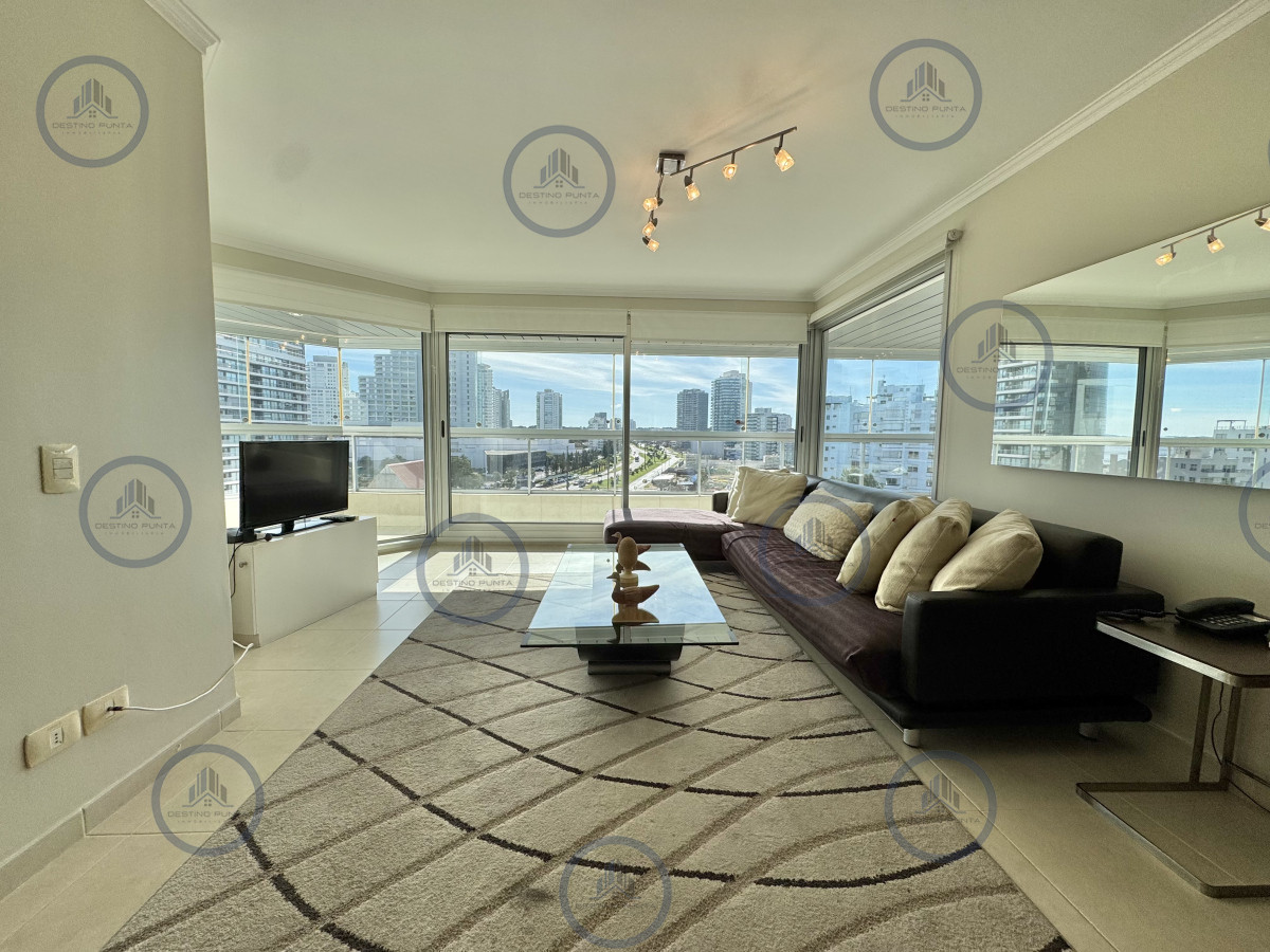 Apartamento ID.3067 - Excelente Apartamento de 3 Dormitorios a metros de Playa Mansa, en Venta