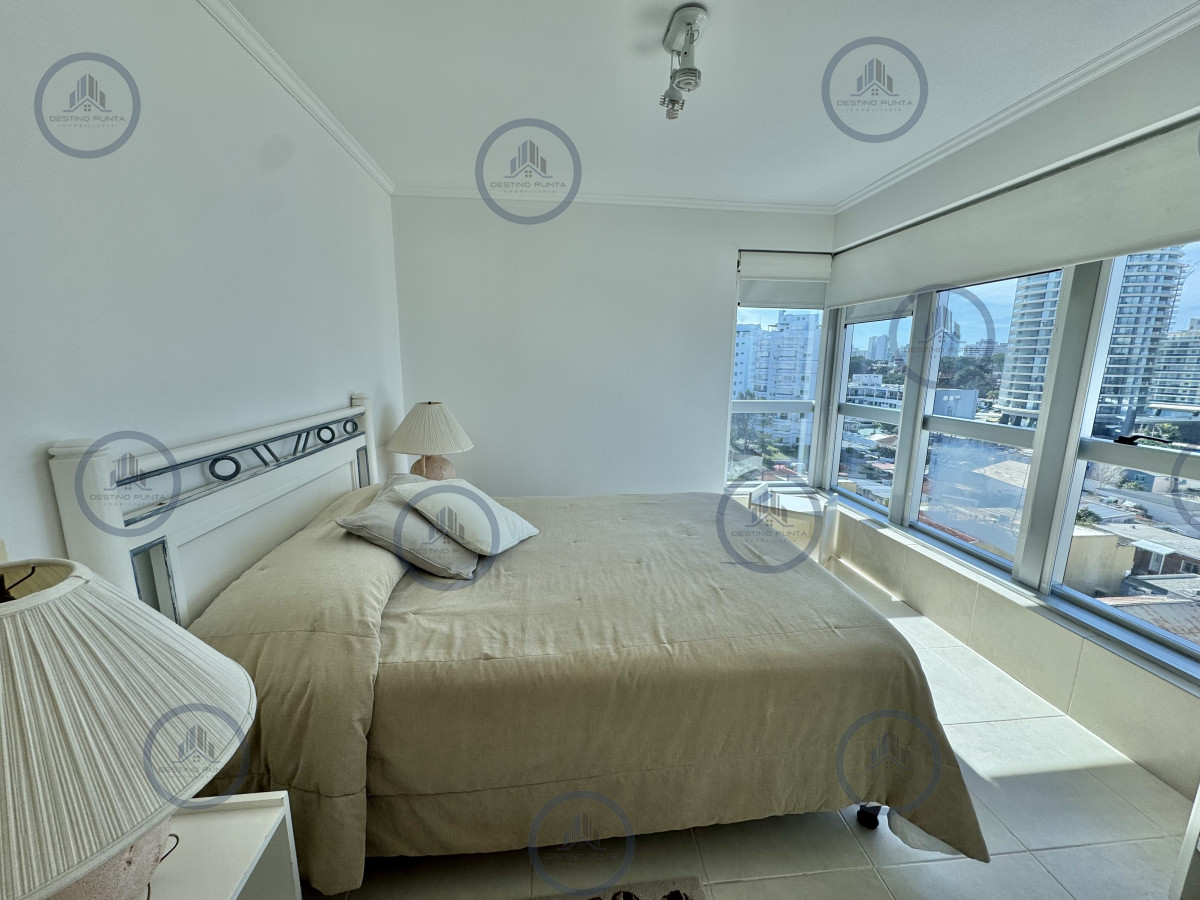 Apartamento ID.3067 - Excelente Apartamento de 3 Dormitorios a metros de Playa Mansa, en Venta