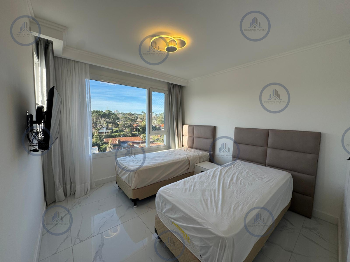 Apartamento ID.3065 - Excelente apartamento de 2 Dormitorios en Paramount Tower, Punta del Este