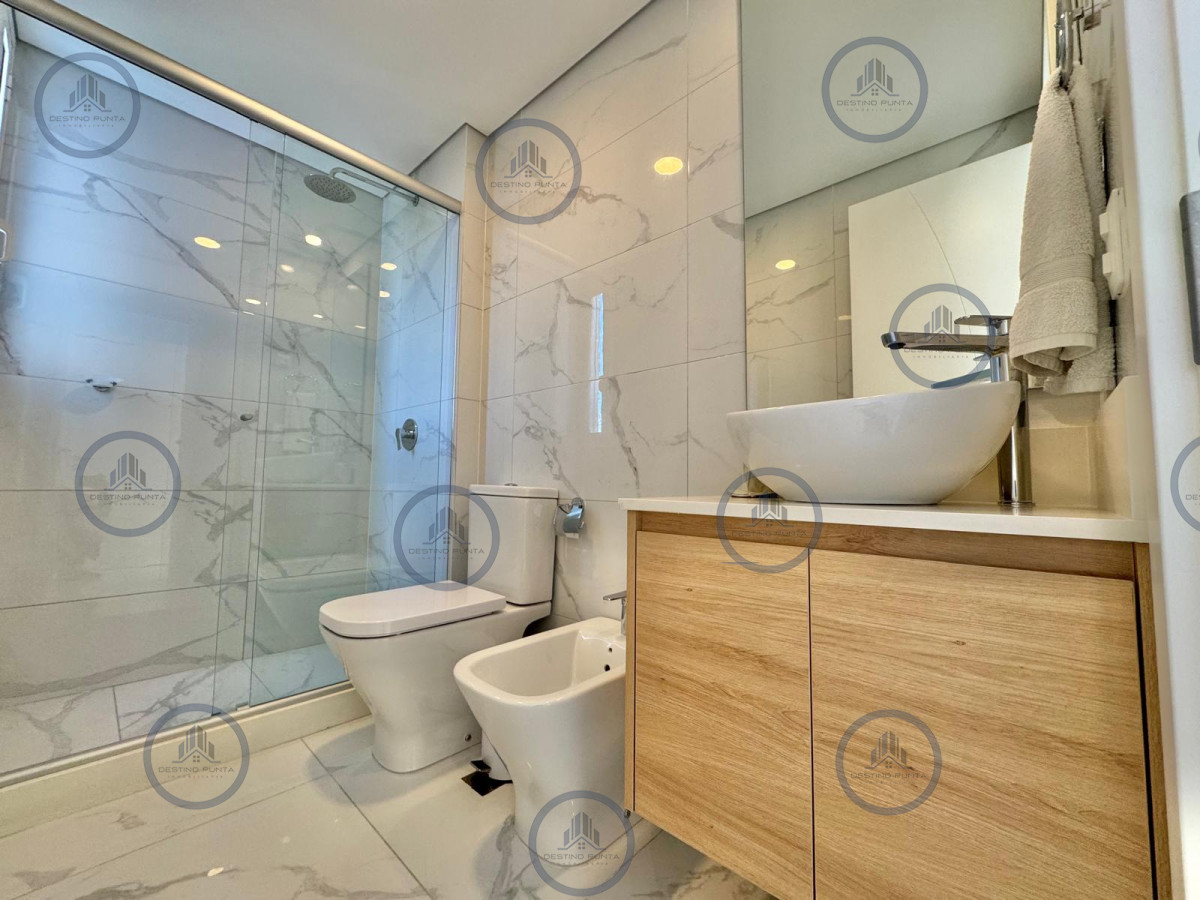 Apartamento ID.3065 - Excelente apartamento de 2 Dormitorios en Paramount Tower, Punta del Este