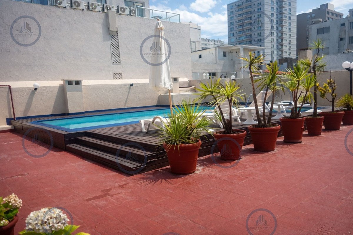 Apartamento ID.3068 - Apartamento de 3 Dormitorios en Playa Mansa, Punta del Este, en Venta