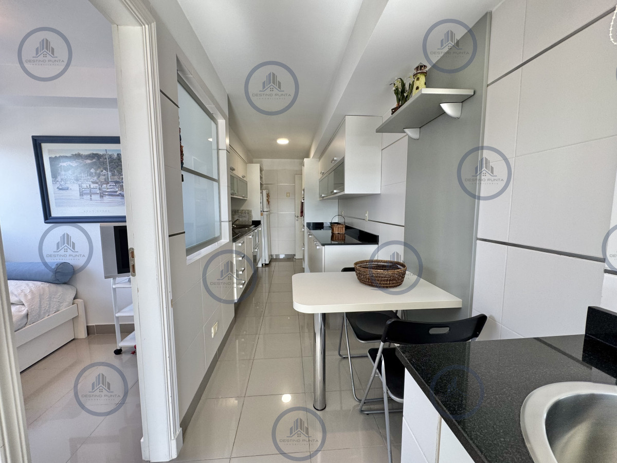 Apartamento ID.3067 - Excelente Apartamento de 3 Dormitorios a metros de Playa Mansa, en Venta