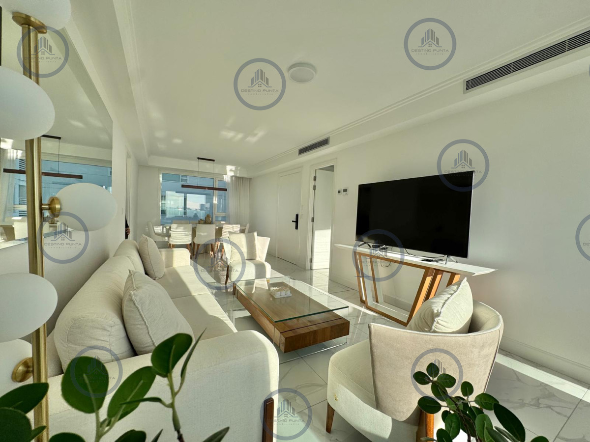 Apartamento ID.3065 - Excelente apartamento de 2 Dormitorios en Paramount Tower, Punta del Este