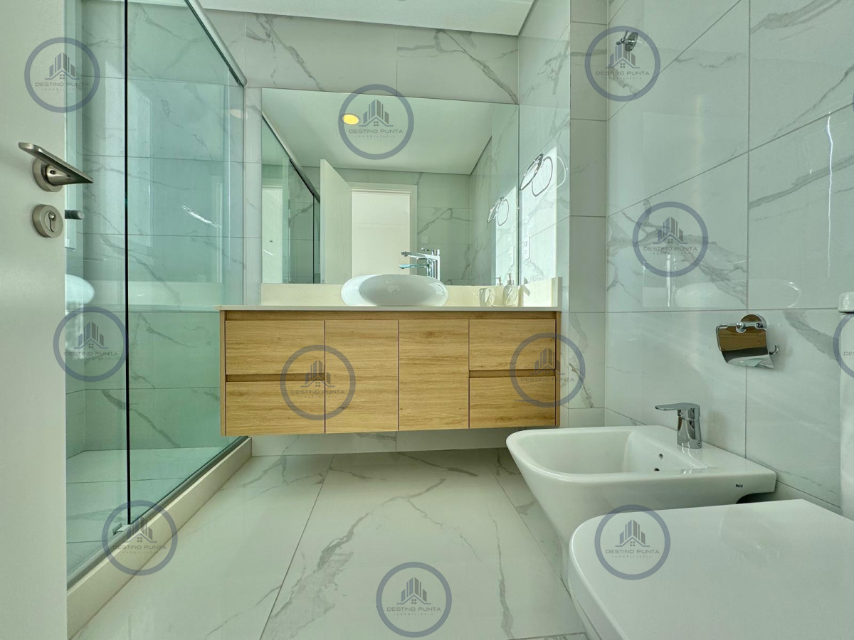 Apartamento ID.3065 - Excelente apartamento de 2 Dormitorios en Paramount Tower, Punta del Este