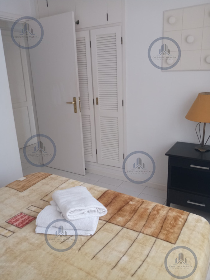 Apartamento ID.3068 - Apartamento de 3 Dormitorios en Playa Mansa, Punta del Este, en Venta