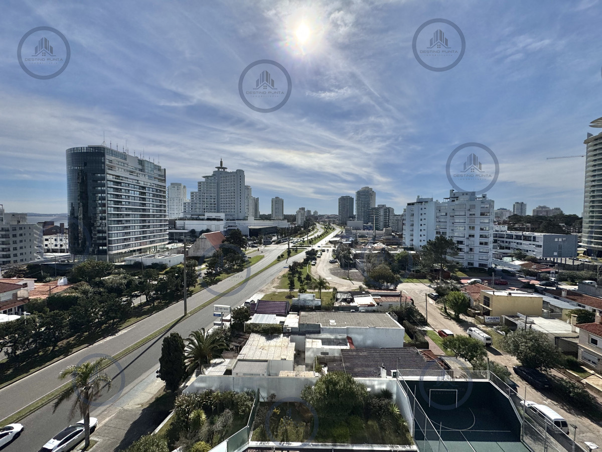 Apartamento ID.3067 - Excelente Apartamento de 3 Dormitorios a metros de Playa Mansa, en Venta