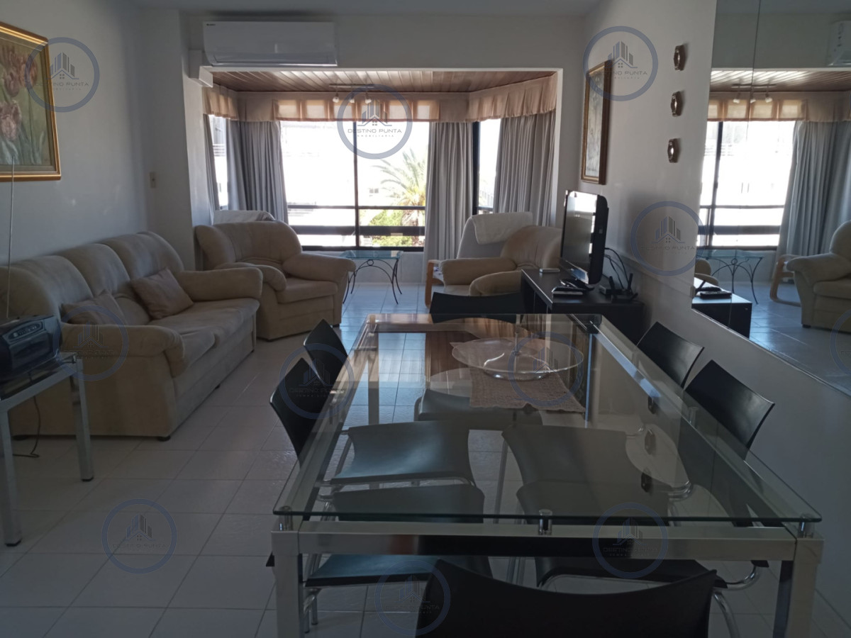 Apartamento ID.3068 - Apartamento de 3 Dormitorios en Playa Mansa, Punta del Este, en Venta