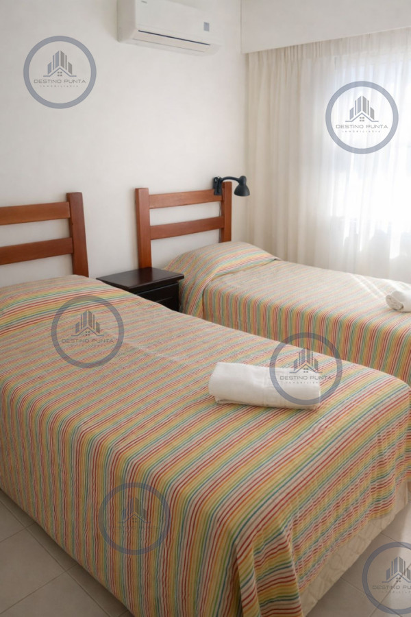 Apartamento ID.3068 - Apartamento de 3 Dormitorios en Playa Mansa, Punta del Este, en Venta