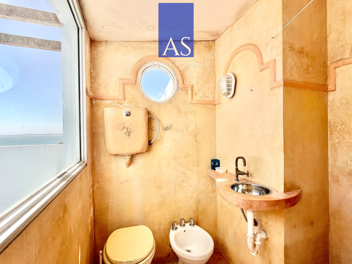 Apartamento ID.4128 - VENTA DE PENTHOUSE DE 2 DORMITRIOS VISTA AL MAR EN MANSA PUNTA DEL ESTE 
