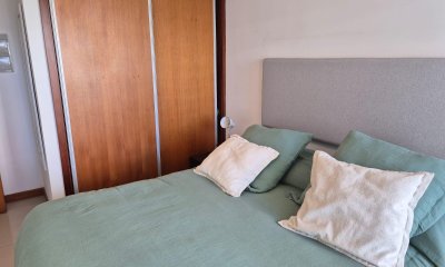 Apartamento 1 dormitorio con terraza cochera y servicios oróximo al mar Playa Brava Punta del Este