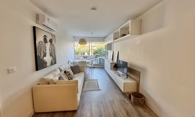 VENTA DE APARTAMENTO DE 1 DORMITORIO EN PENINSULA CON TERRAZA A PASOS DEL PUERTO