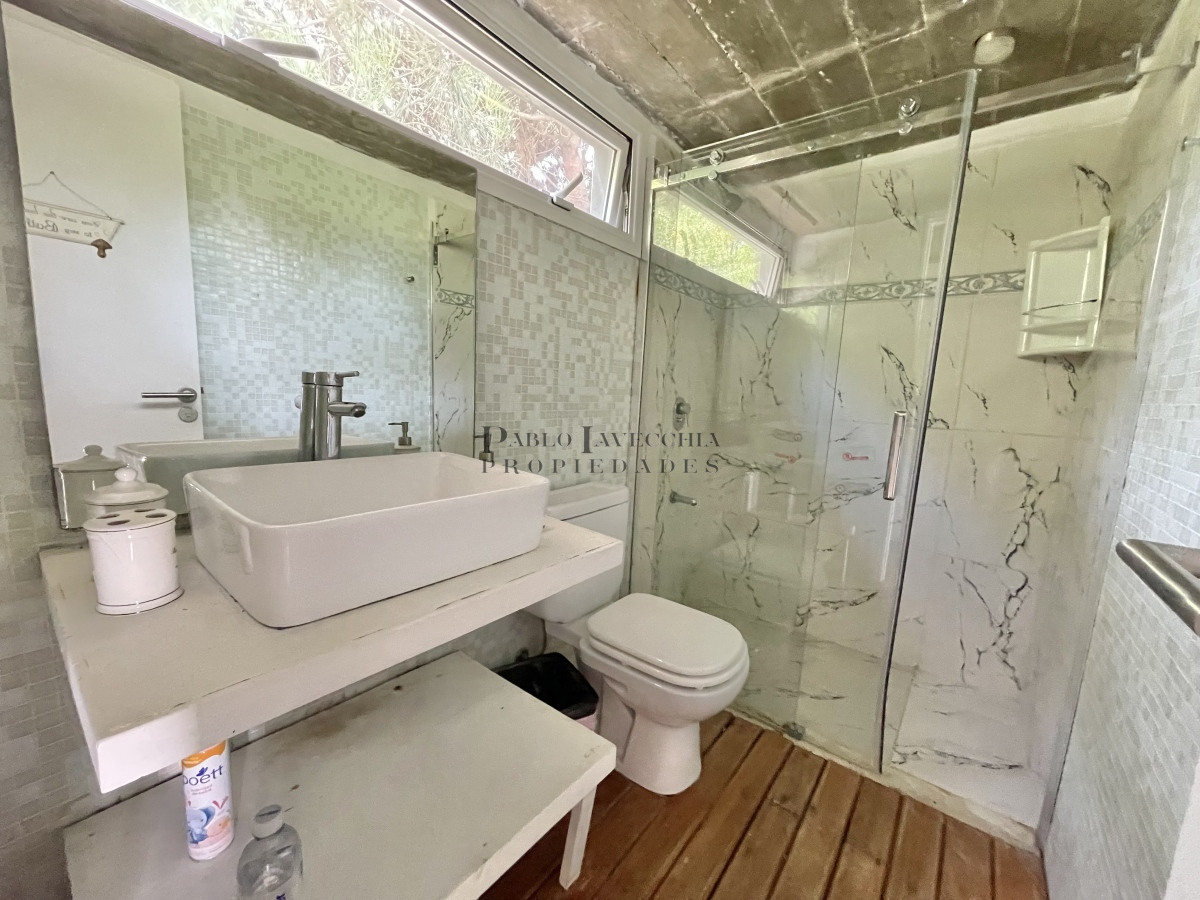 Casa ID.359 - VENTA DE CASA DE 5 DORMITORIOS EN BARRIO PRIVADO LA ARBOLADA PUNTA DEL ESTE