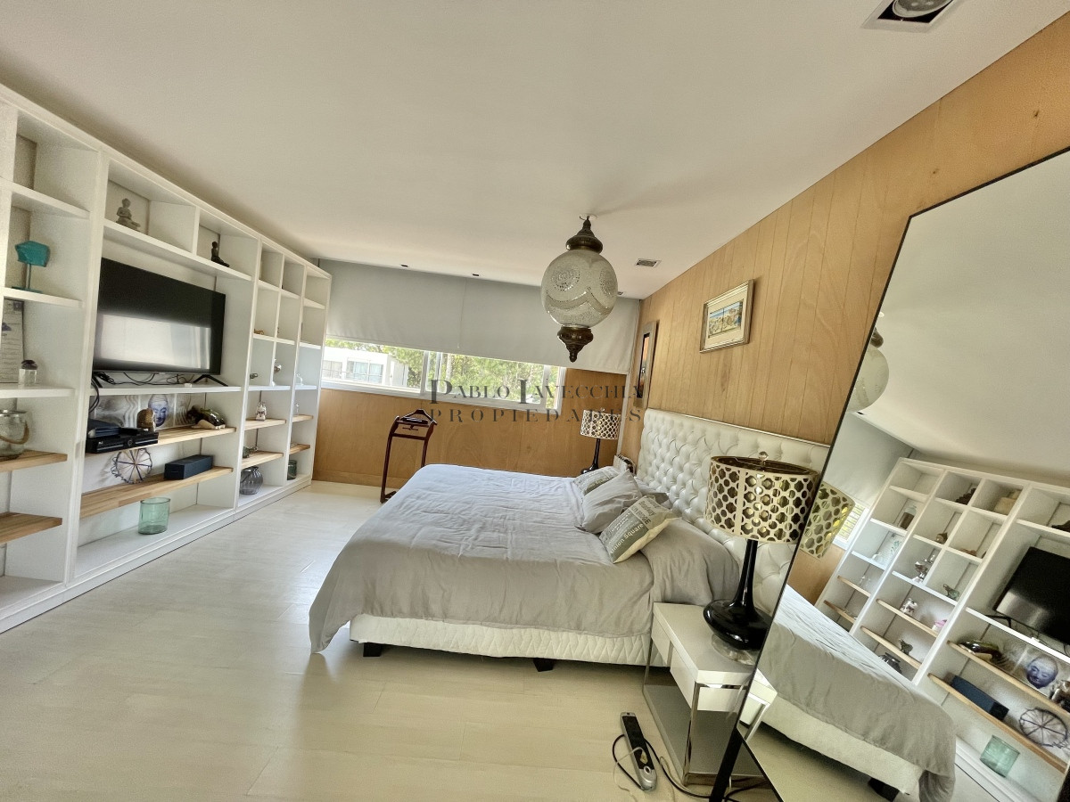 Casa ID.359 - VENTA DE CASA DE 5 DORMITORIOS EN BARRIO PRIVADO LA ARBOLADA PUNTA DEL ESTE