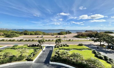 Venta apartamento 3 dormitorios en Playa Mansa, Punta del Este