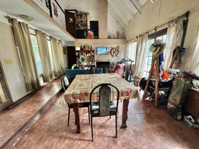 CASA EN VENTA DE 4 DORMITORIOS + DEPENENCIA EN PINARES PUNTA DEL ESTE