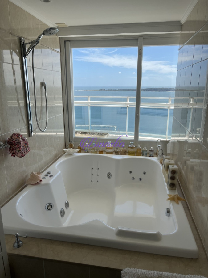 Apartamento ID.593 - VENTA DE PETHOUSE DE 6 DORMITORIOS 