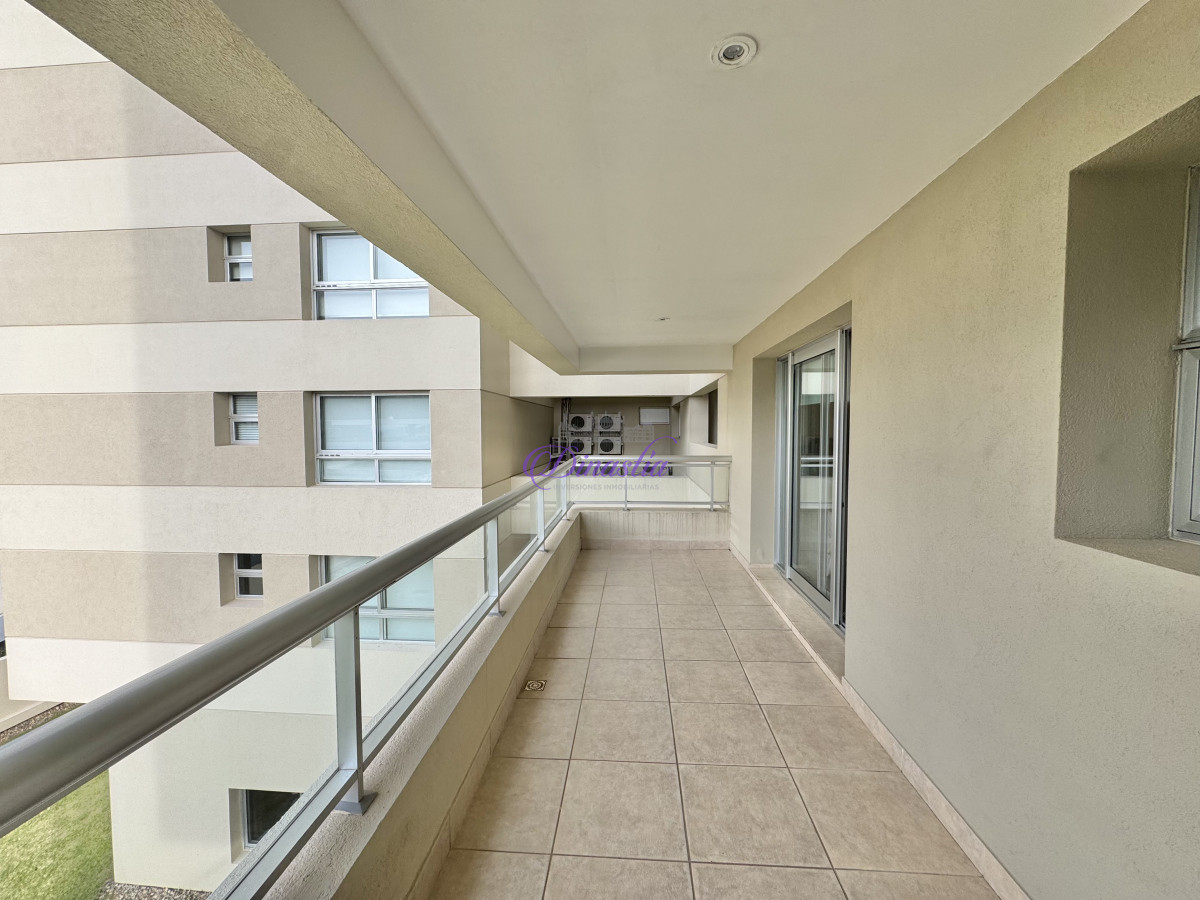 Apartamento ID.621 -  VENTA DE APARTAMENTO DE 3 SUITES + DEPENDENCIA 