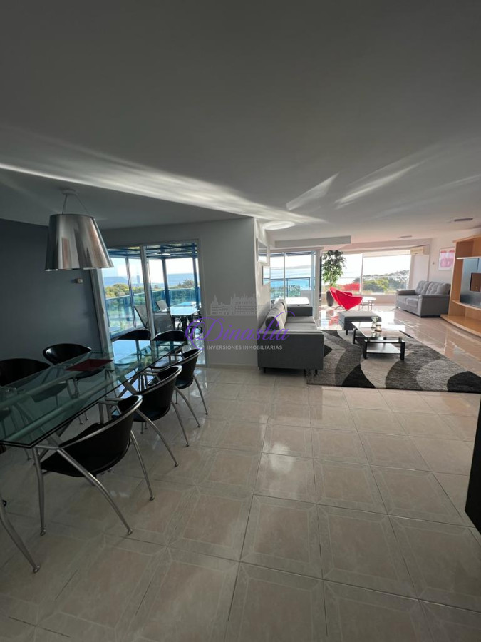 Apartamento ID.604 -  VENTA APARTAMENTO DE 3 SUITES + DEPENENDECIA PUNTA DEL ESTE