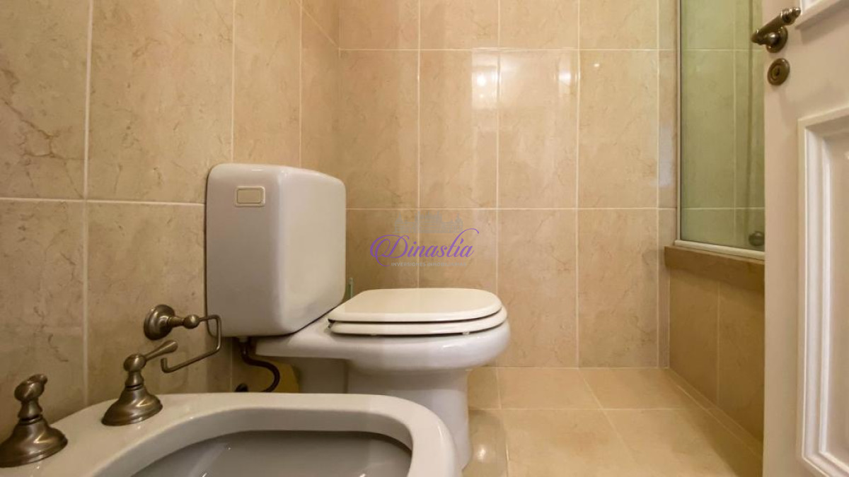 Apartamento ID.547 - VENTA DE APARTAMENTO DE 3 Y DEPENDENCIA EN EDIFICIO LE JARDIN PUNTA DEL ESTE