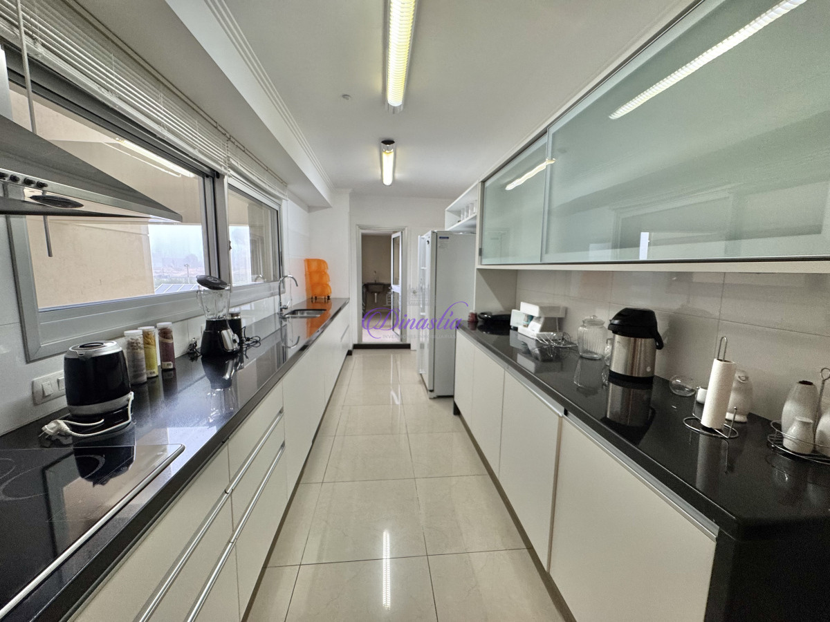 Apartamento ID.581 -  VENTA DE APARTAMENTO DE 3 SUITES + DEPENDENCIA 