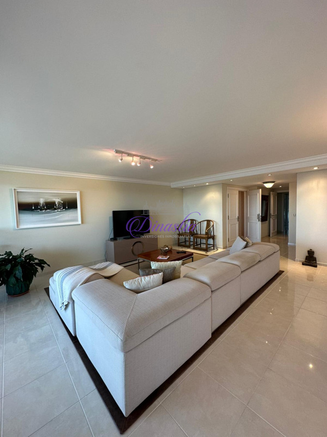 Apartamento ID.546 - VENTA FRENTE AL MAR PARADA 16  TORRE DE CATEGORIA !!!!