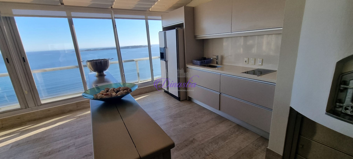 Apartamento ID.540 - PENTH HOUSE MANSA PRIMERA LINEA